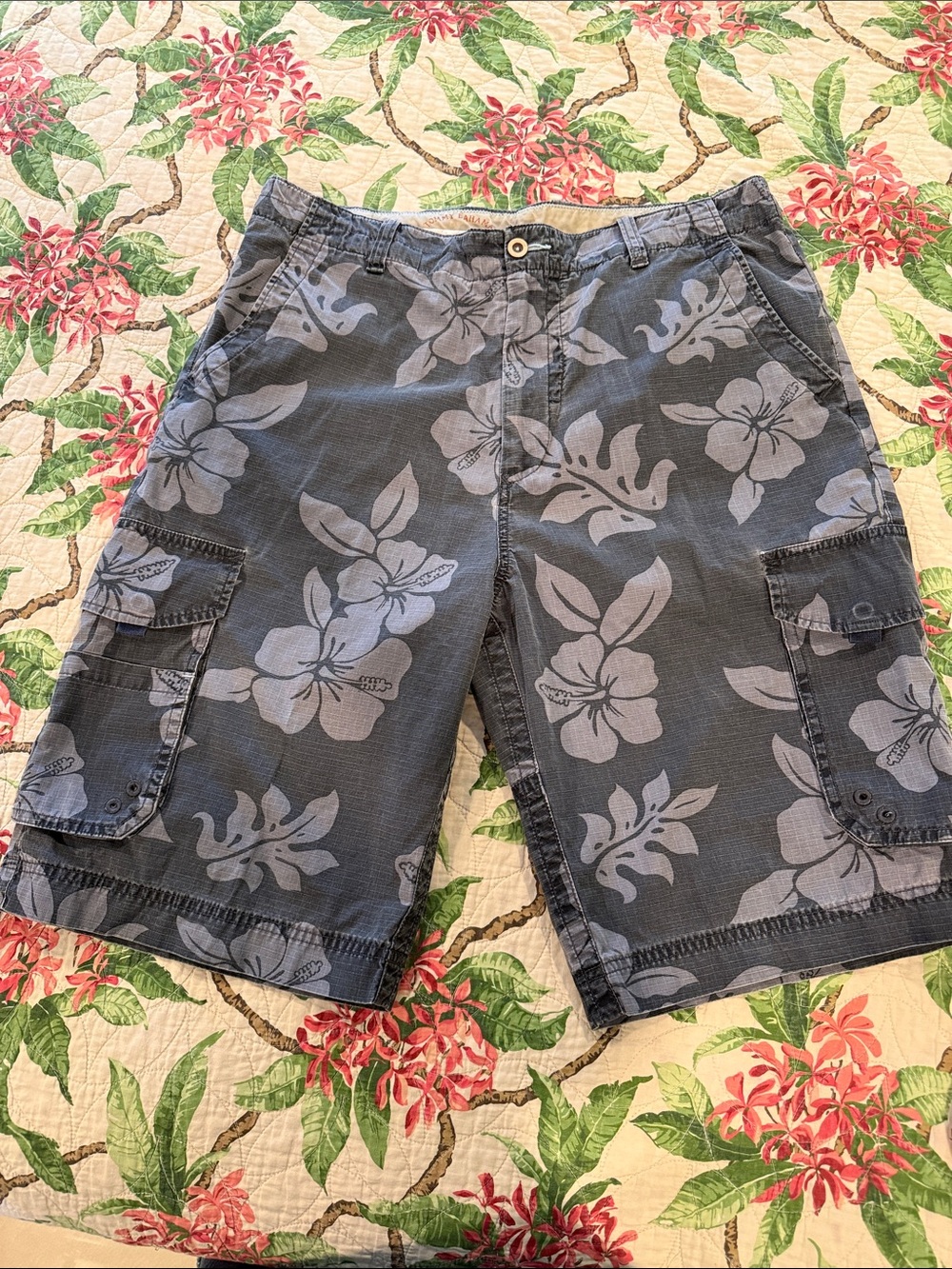 Tommy Bahama “Relax” Men’s Shorts EUC